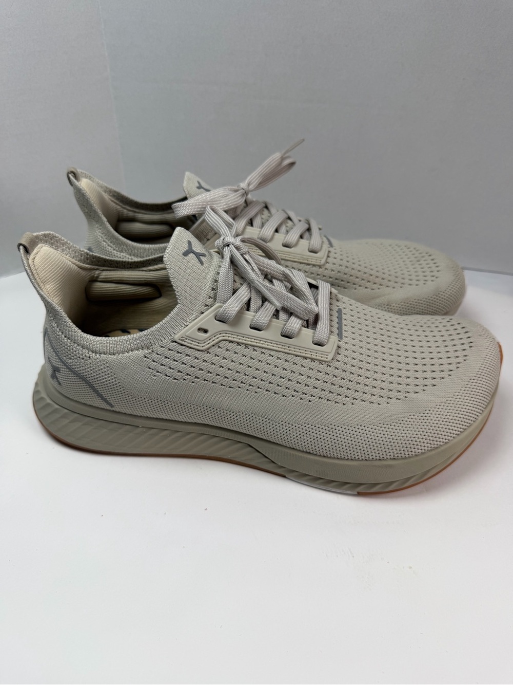 Flux Mens Adapt Runner Beige Running Mens Size 7, Women’s Size 8.5